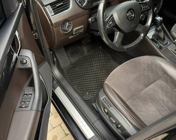 Черный Шкода Октавия, объемом двигателя 1.97 л и пробегом 318 тыс. км за 14000 $, фото 5 на Automoto.ua