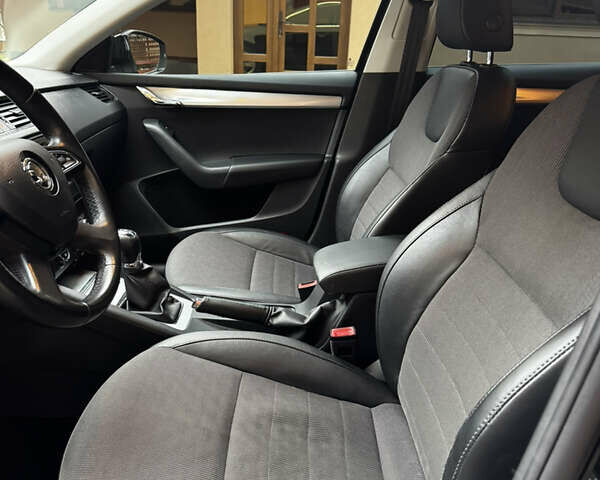 Чорний Шкода Октавія, об'ємом двигуна 1.98 л та пробігом 260 тис. км за 10950 $, фото 14 на Automoto.ua