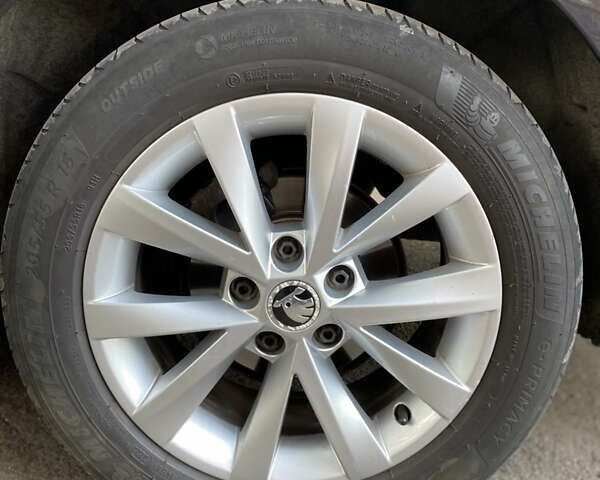 Шкода Октавия 2014 в Кривом Роге на Automoto.ua Черный Шкода Октавия, объемом двигателя 1.6 л и пробегом 159 тыс. км за 13500 $, фото 8 на Automoto.ua