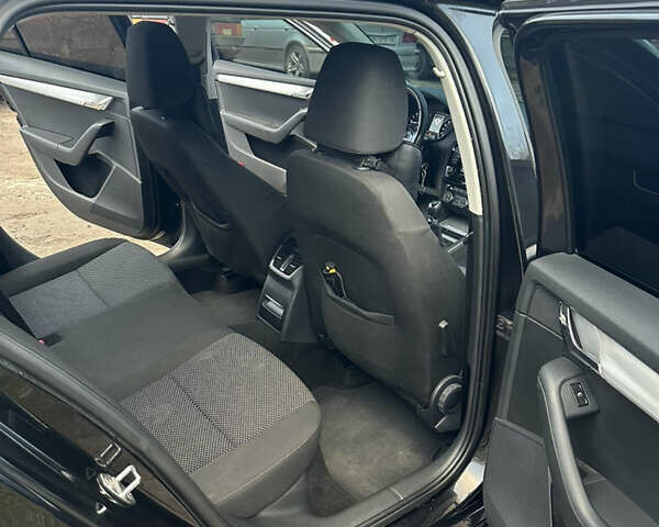 Черный Шкода Октавия, объемом двигателя 1.97 л и пробегом 262 тыс. км за 12400 $, фото 11 на Automoto.ua