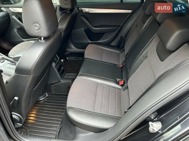 Черный Шкода Октавия, объемом двигателя 2 л и пробегом 312 тыс. км за 13500 $, фото 19 на Automoto.ua