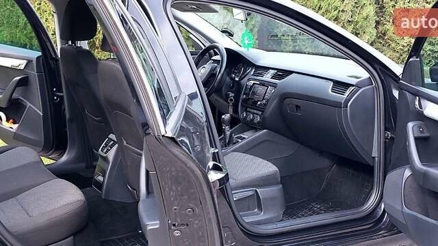 Чорний Шкода Октавія, об'ємом двигуна 1.6 л та пробігом 190 тис. км за 9700 $, фото 2 на Automoto.ua