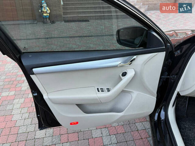 Черный Шкода Октавия, объемом двигателя 2 л и пробегом 200 тыс. км за 12700 $, фото 37 на Automoto.ua