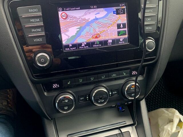 Чорний Шкода Октавія, об'ємом двигуна 1.6 л та пробігом 247 тис. км за 10450 $, фото 4 на Automoto.ua