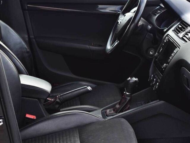 Черный Шкода Октавия, объемом двигателя 2 л и пробегом 283 тыс. км за 14750 $, фото 13 на Automoto.ua