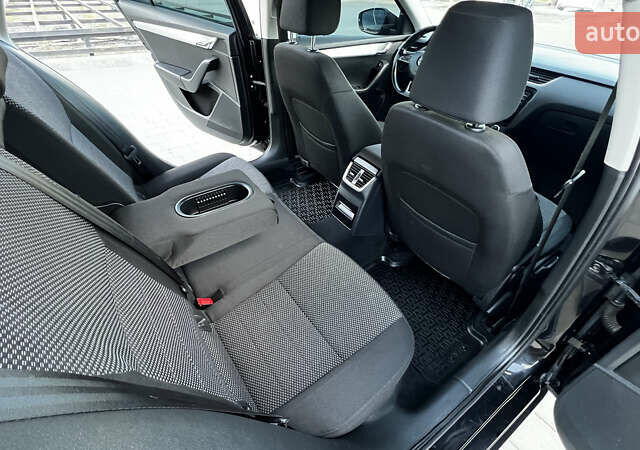 Чорний Шкода Октавія, об'ємом двигуна 1.6 л та пробігом 157 тис. км за 9999 $, фото 45 на Automoto.ua