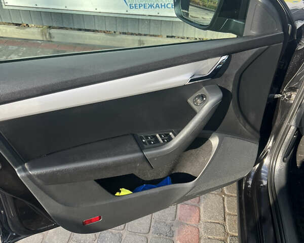 Черный Шкода Октавия, объемом двигателя 1.6 л и пробегом 267 тыс. км за 9497 $, фото 8 на Automoto.ua