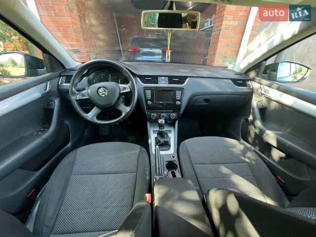 Черный Шкода Октавия, объемом двигателя 1.6 л и пробегом 299 тыс. км за 9999 $, фото 13 на Automoto.ua