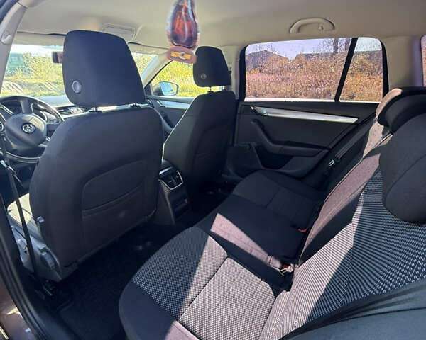 Шкода Октавія 2014 у Надворной на Automoto.ua Чорний Шкода Октавія, об'ємом двигуна 1.98 л та пробігом 290 тис. км за 10600 $, фото 13 на Automoto.ua