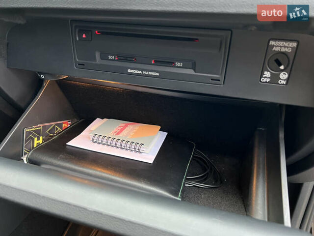 Черный Шкода Октавия, объемом двигателя 2 л и пробегом 312 тыс. км за 13500 $, фото 34 на Automoto.ua