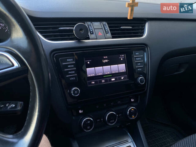 Чорний Шкода Октавія, об'ємом двигуна 1.6 л та пробігом 322 тис. км за 10900 $, фото 17 на Automoto.ua