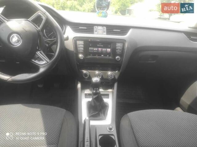 Черный Шкода Октавия, объемом двигателя 1.6 л и пробегом 210 тыс. км за 10200 $, фото 8 на Automoto.ua