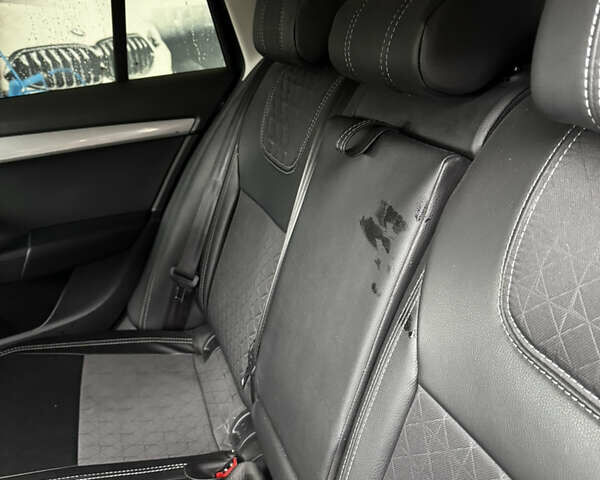 Черный Шкода Октавия, объемом двигателя 1.6 л и пробегом 305 тыс. км за 9850 $, фото 11 на Automoto.ua