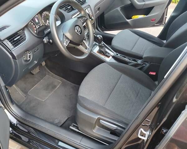 Чорний Шкода Октавія, об'ємом двигуна 1.6 л та пробігом 305 тис. км за 10300 $, фото 12 на Automoto.ua