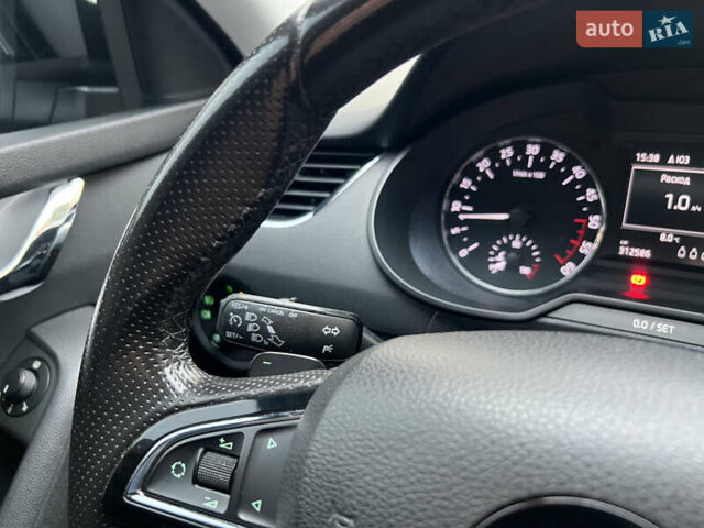 Черный Шкода Октавия, объемом двигателя 2 л и пробегом 312 тыс. км за 13500 $, фото 39 на Automoto.ua