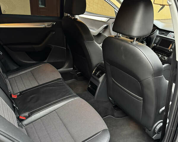 Чорний Шкода Октавія, об'ємом двигуна 1.98 л та пробігом 260 тис. км за 10950 $, фото 12 на Automoto.ua