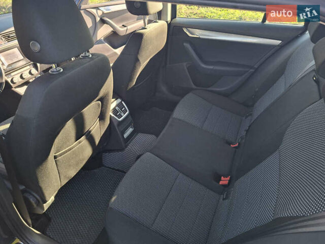 Черный Шкода Октавия, объемом двигателя 1.6 л и пробегом 270 тыс. км за 11800 $, фото 4 на Automoto.ua