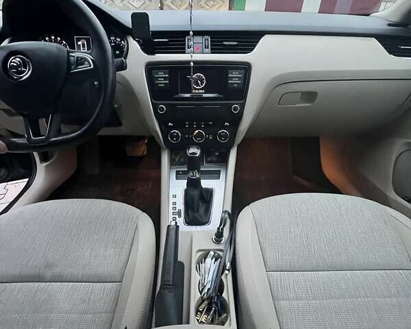 Чорний Шкода Октавія, об'ємом двигуна 1.6 л та пробігом 285 тис. км за 9499 $, фото 25 на Automoto.ua