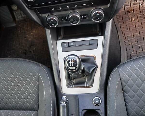 Чорний Шкода Октавія, об'ємом двигуна 1.6 л та пробігом 260 тис. км за 11300 $, фото 41 на Automoto.ua