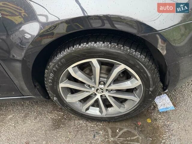 Чорний Шкода Октавія, об'ємом двигуна 1.6 л та пробігом 245 тис. км за 11500 $, фото 11 на Automoto.ua