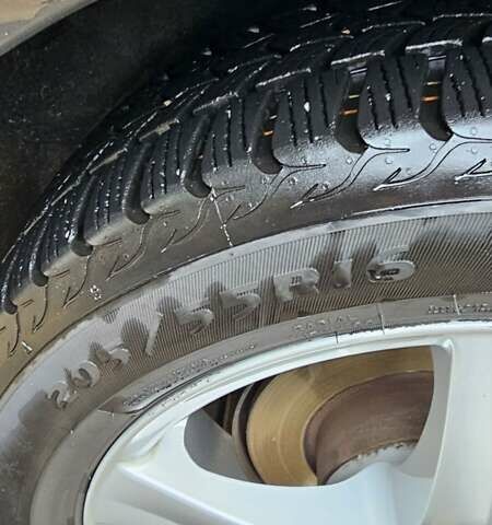 Черный Шкода Октавия, объемом двигателя 1.6 л и пробегом 206 тыс. км за 12000 $, фото 16 на Automoto.ua