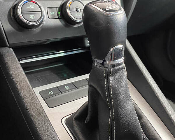 Чорний Шкода Октавія, об'ємом двигуна 1.6 л та пробігом 221 тис. км за 12250 $, фото 20 на Automoto.ua