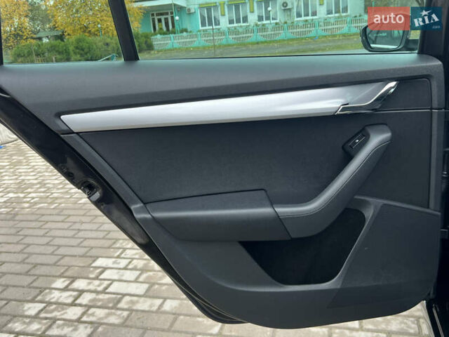 Шкода Октавия 2015 в Червонограде на Automoto.ua Черный Шкода Октавия, объемом двигателя 1.97 л и пробегом 246 тыс. км за 14135 $, фото 18 на Automoto.ua