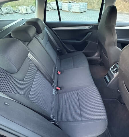 Черный Шкода Октавия, объемом двигателя 1.6 л и пробегом 275 тыс. км за 12450 $, фото 26 на Automoto.ua