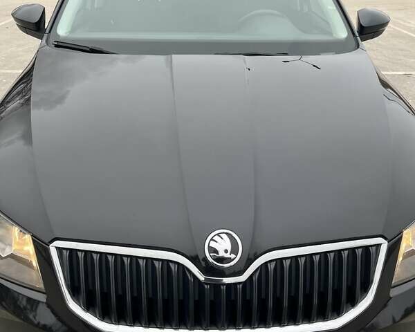 Черный Шкода Октавия, объемом двигателя 1.6 л и пробегом 260 тыс. км за 12300 $, фото 6 на Automoto.ua