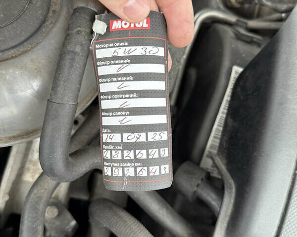 Черный Шкода Октавия, объемом двигателя 1.6 л и пробегом 285 тыс. км за 10800 $, фото 18 на Automoto.ua