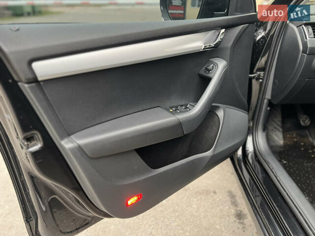 Шкода Октавия 2015 в Харькове на Automoto.ua Черный Шкода Октавия, объемом двигателя 1.6 л и пробегом 254 тыс. км за 11500 $, фото 5 на Automoto.ua