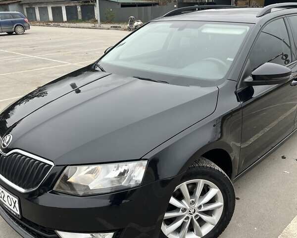 Черный Шкода Октавия, объемом двигателя 1.6 л и пробегом 260 тыс. км за 12300 $, фото 2 на Automoto.ua