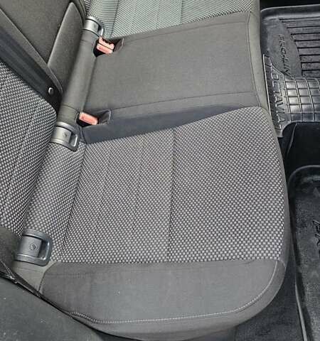 Черный Шкода Октавия, объемом двигателя 1.6 л и пробегом 206 тыс. км за 12000 $, фото 7 на Automoto.ua