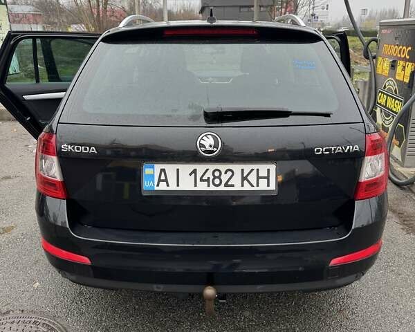 Чорний Шкода Октавія, об'ємом двигуна 1.6 л та пробігом 245 тис. км за 11500 $, фото 2 на Automoto.ua