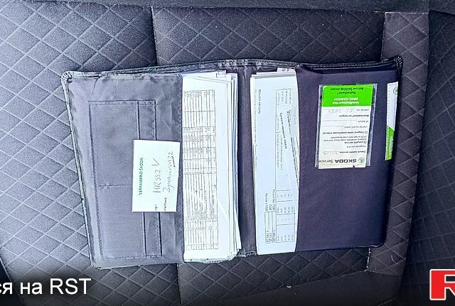 Чорний Шкода Октавія, об'ємом двигуна 1.6 л та пробігом 309 тис. км за 11500 $, фото 7 на Automoto.ua