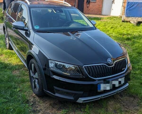 Черный Шкода Октавия, объемом двигателя 2 л и пробегом 214 тыс. км за 18600 $, фото 1 на Automoto.ua