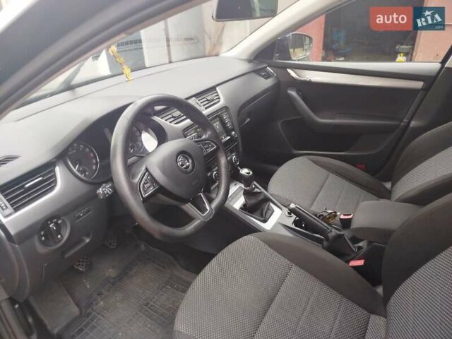 Черный Шкода Октавия, объемом двигателя 1.6 л и пробегом 307 тыс. км за 10499 $, фото 4 на Automoto.ua