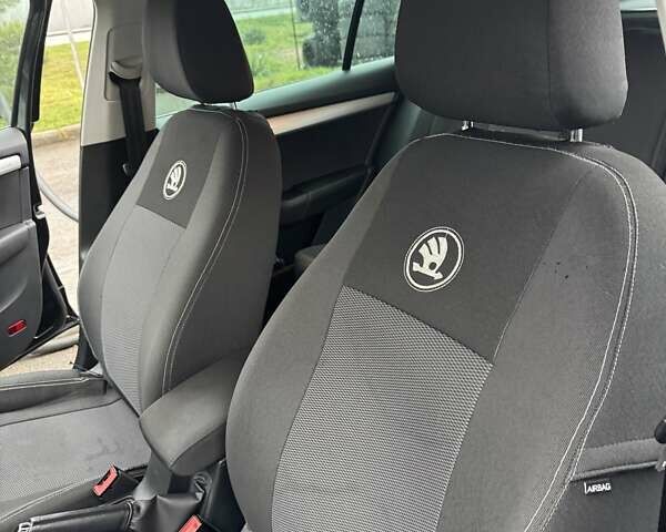 Чорний Шкода Октавія, об'ємом двигуна 1.6 л та пробігом 245 тис. км за 11500 $, фото 24 на Automoto.ua