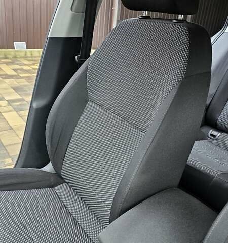 Черный Шкода Октавия, объемом двигателя 1.6 л и пробегом 206 тыс. км за 12000 $, фото 28 на Automoto.ua