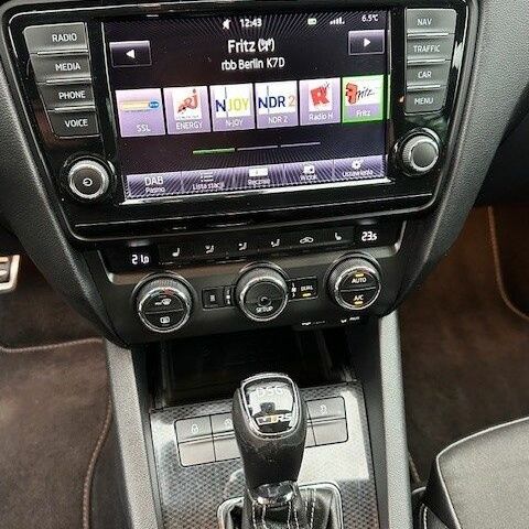 Черный Шкода Октавия, объемом двигателя 2 л и пробегом 229 тыс. км за 9900 $, фото 12 на Automoto.ua