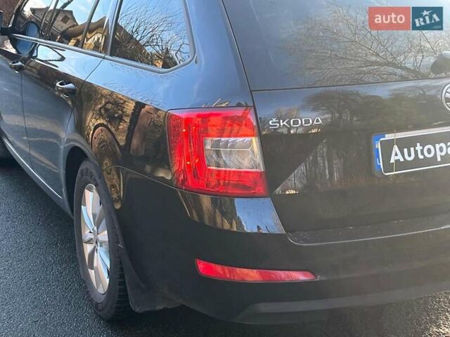 Черный Шкода Октавия, объемом двигателя 1.6 л и пробегом 227 тыс. км за 12790 $, фото 11 на Automoto.ua