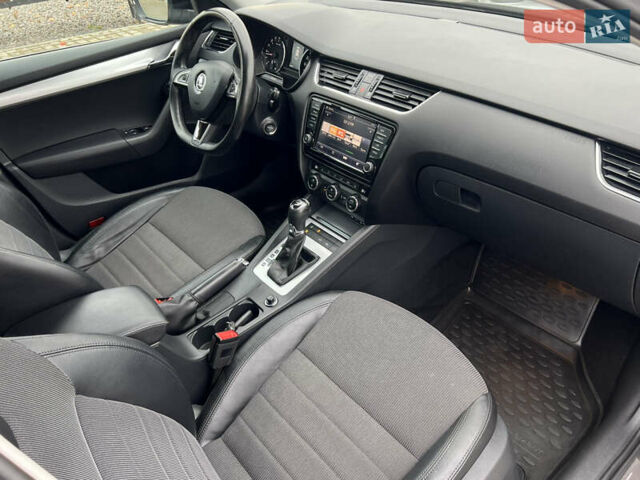 Шкода Октавия 2015 в Червонограде на Automoto.ua Черный Шкода Октавия, объемом двигателя 1.97 л и пробегом 246 тыс. км за 14135 $, фото 24 на Automoto.ua