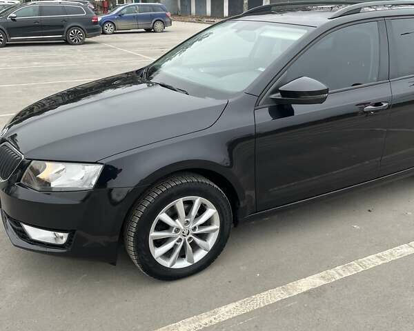 Черный Шкода Октавия, объемом двигателя 1.6 л и пробегом 260 тыс. км за 12300 $, фото 5 на Automoto.ua