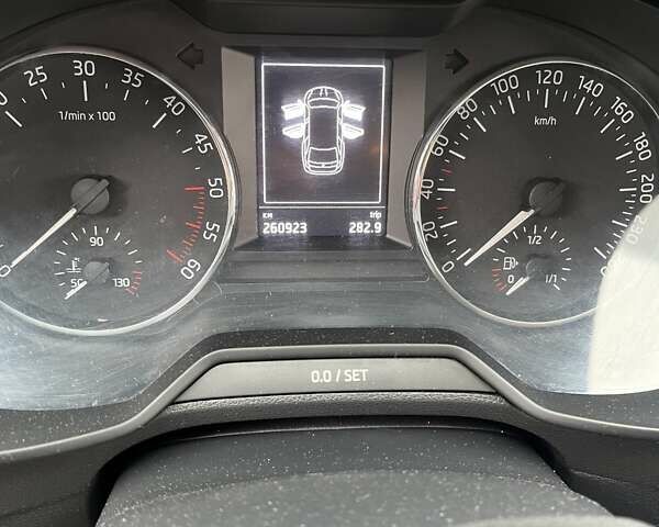 Черный Шкода Октавия, объемом двигателя 1.6 л и пробегом 260 тыс. км за 12300 $, фото 19 на Automoto.ua