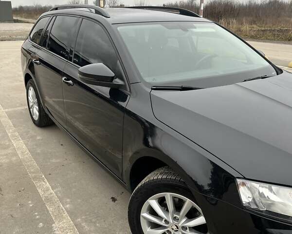 Черный Шкода Октавия, объемом двигателя 1.6 л и пробегом 260 тыс. км за 12300 $, фото 3 на Automoto.ua
