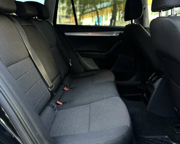 Черный Шкода Октавия, объемом двигателя 1.6 л и пробегом 214 тыс. км за 10999 $, фото 50 на Automoto.ua