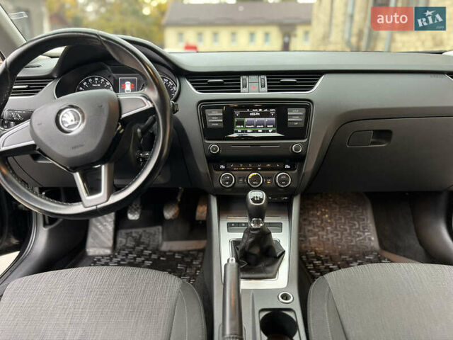 Шкода Октавия 2015 в Харькове на Automoto.ua Черный Шкода Октавия, объемом двигателя 1.6 л и пробегом 254 тыс. км за 11500 $, фото 11 на Automoto.ua