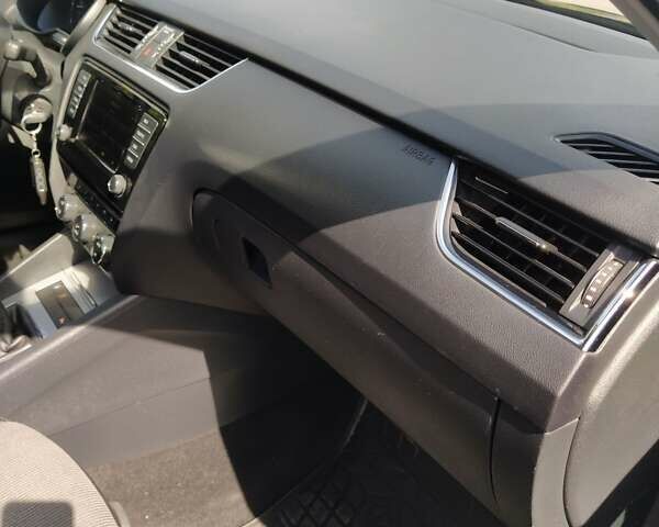 Черный Шкода Октавия, объемом двигателя 1.6 л и пробегом 280 тыс. км за 11000 $, фото 22 на Automoto.ua