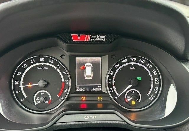 Черный Шкода Октавия, объемом двигателя 2 л и пробегом 229 тыс. км за 9900 $, фото 11 на Automoto.ua