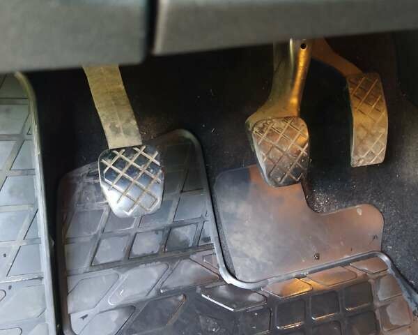Черный Шкода Октавия, объемом двигателя 1.6 л и пробегом 280 тыс. км за 11000 $, фото 79 на Automoto.ua